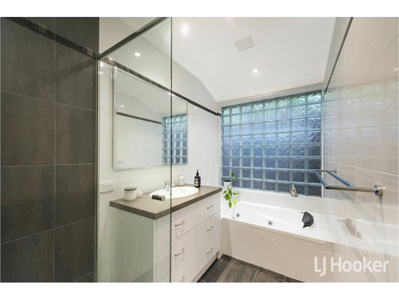 5 Hayes Court, Thornlie WA 6108