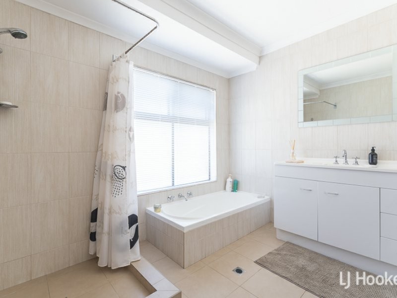 9 Jacqueline Drive, Thornlie WA 6108