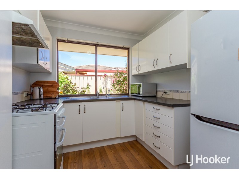 38 Seville Drive, Seville Grove WA 6112