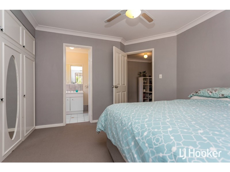 38 Seville Drive, Seville Grove WA 6112