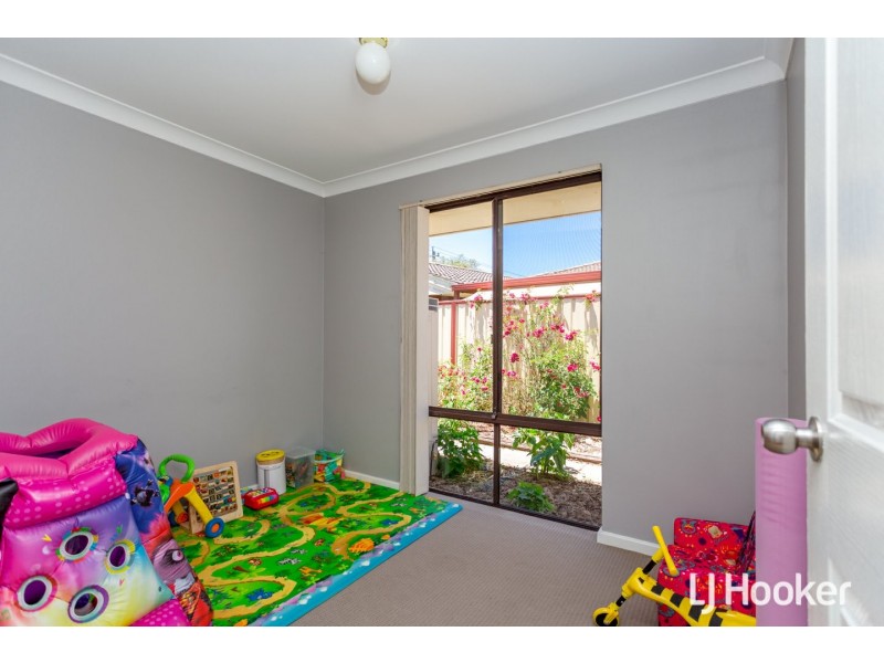 38 Seville Drive, Seville Grove WA 6112