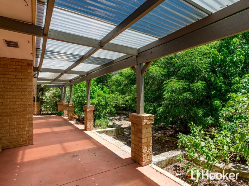 38 Seville Drive, Seville Grove WA 6112