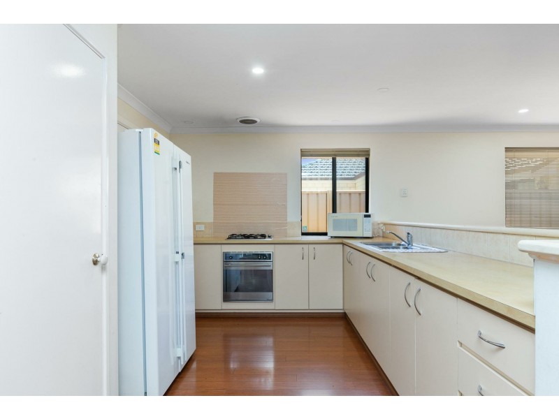 98 Amherst Road, Canning Vale WA 6155