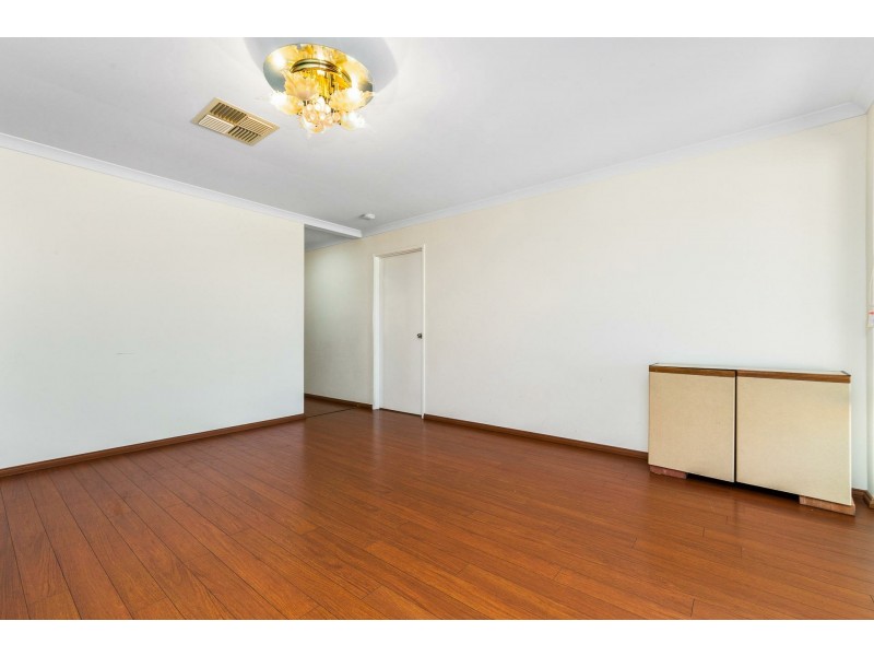 98 Amherst Road, Canning Vale WA 6155