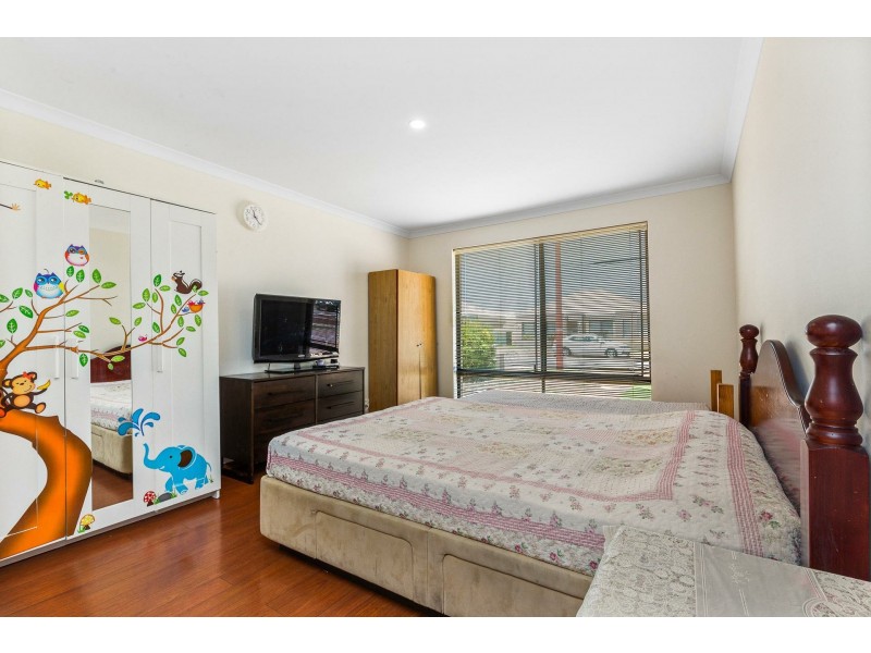 98 Amherst Road, Canning Vale WA 6155