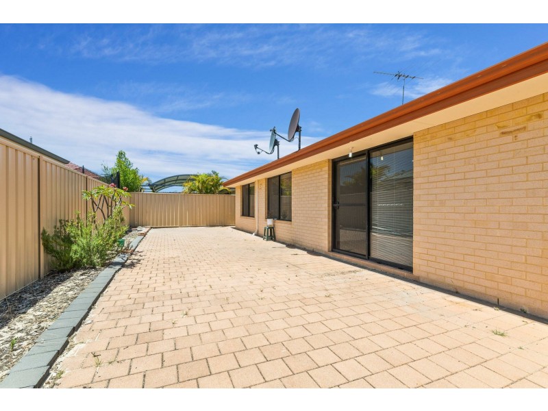 98 Amherst Road, Canning Vale WA 6155