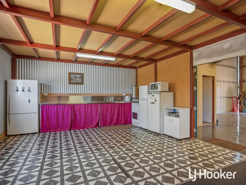84 The Horseshoe, Wandi WA 6167