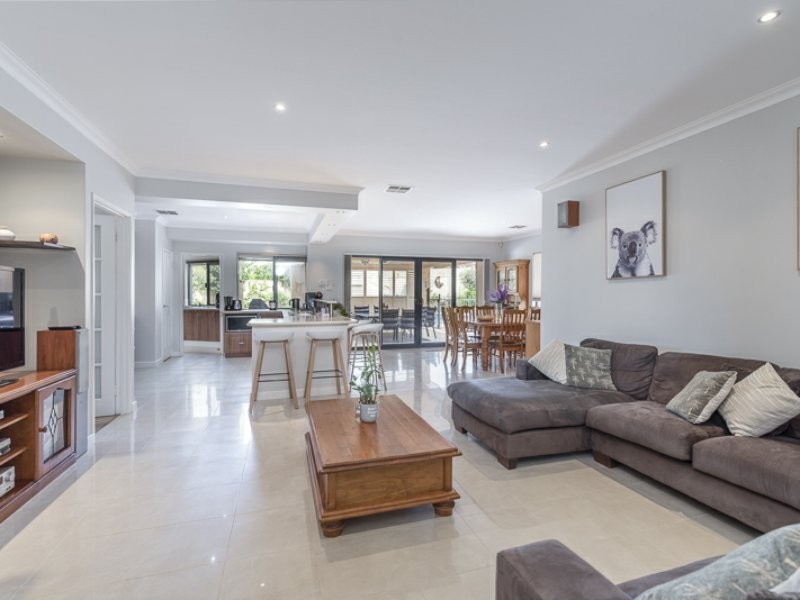 40 Bramdean Crescent, Canning Vale WA 6155