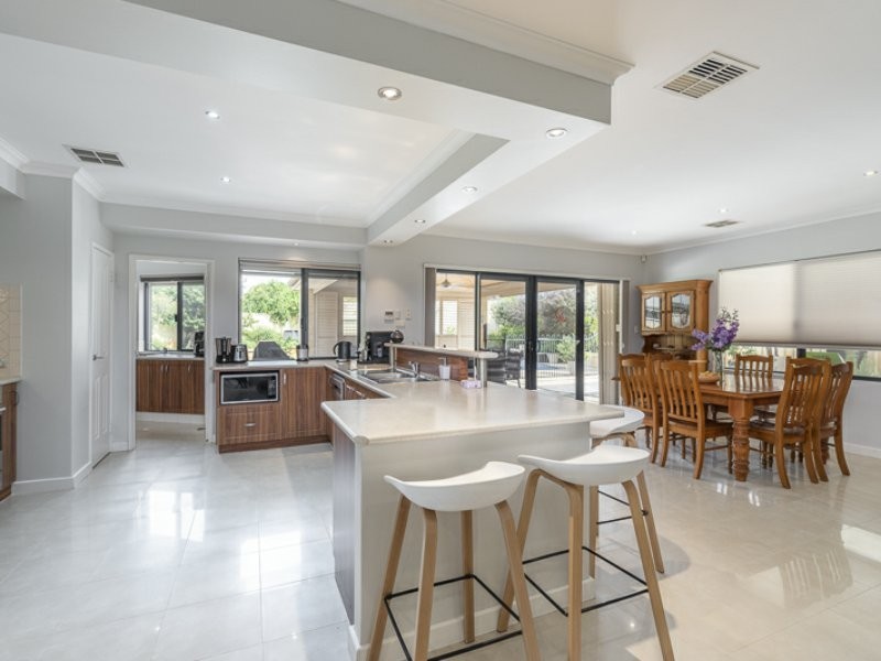 40 Bramdean Crescent, Canning Vale WA 6155