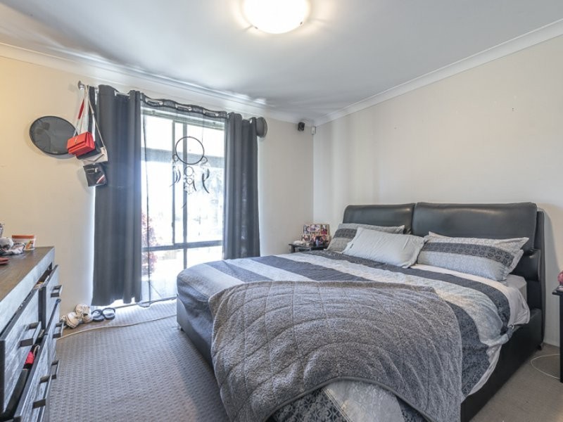 20 Honeysuckle Place, Thornlie WA 6108