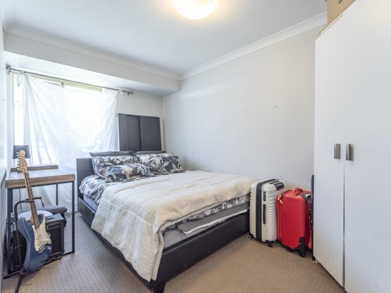 20 Honeysuckle Place, Thornlie WA 6108