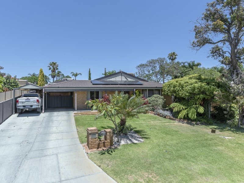 20 Honeysuckle Place, Thornlie WA 6108