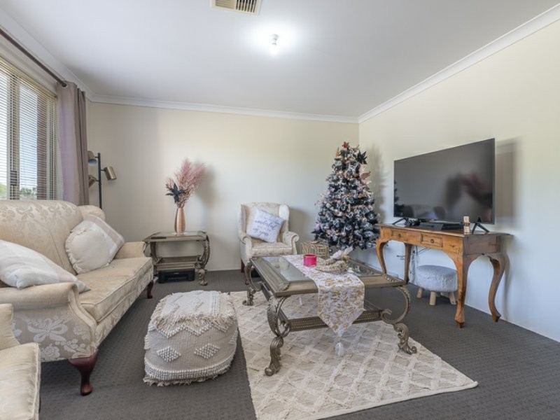 53 Southampton Drive, Piara Waters WA 6112