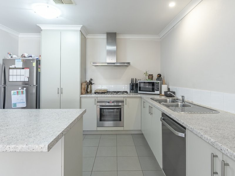 53 Southampton Drive, Piara Waters WA 6112