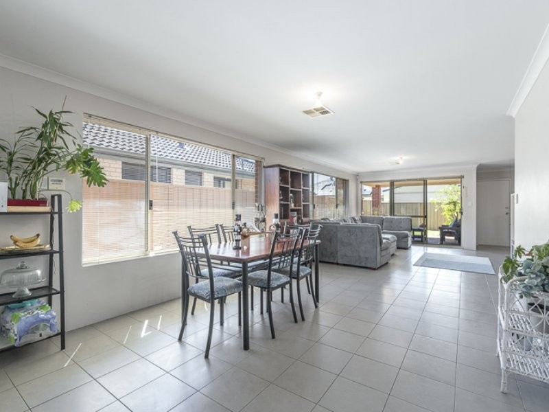 53 Southampton Drive, Piara Waters WA 6112