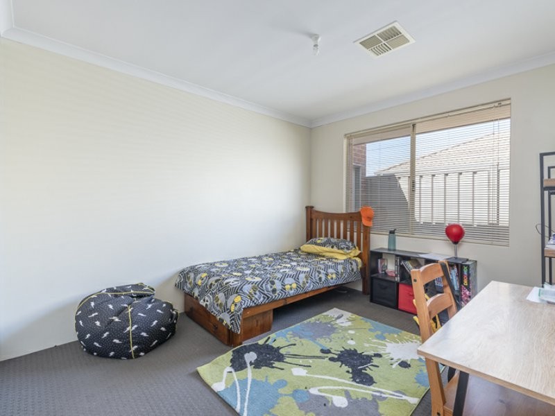 53 Southampton Drive, Piara Waters WA 6112