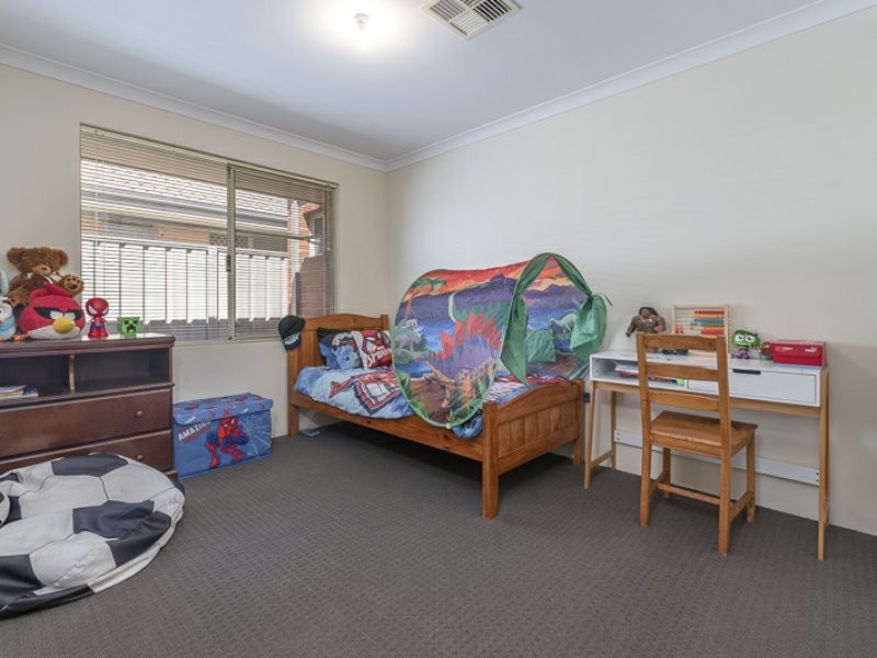 53 Southampton Drive, Piara Waters WA 6112