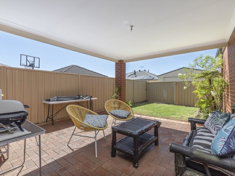 53 Southampton Drive, Piara Waters WA 6112