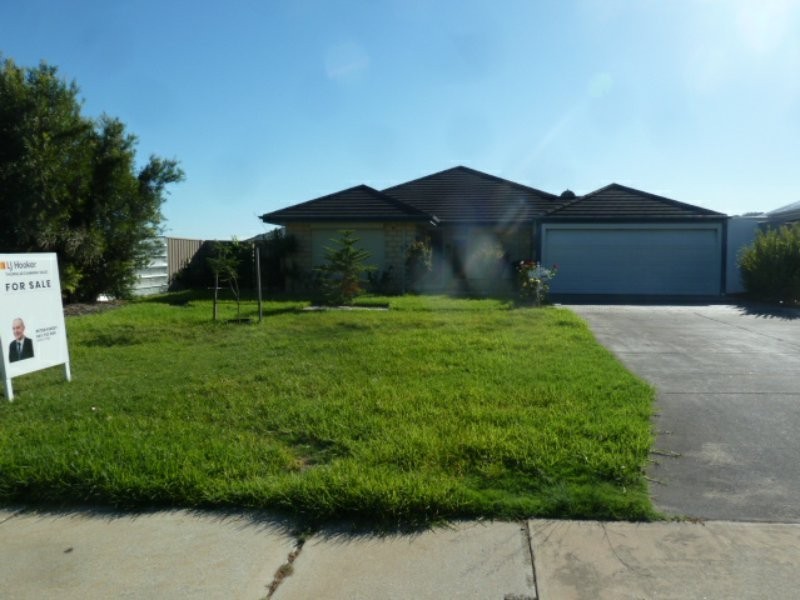 33 Ninth Road, Brookdale WA 6112