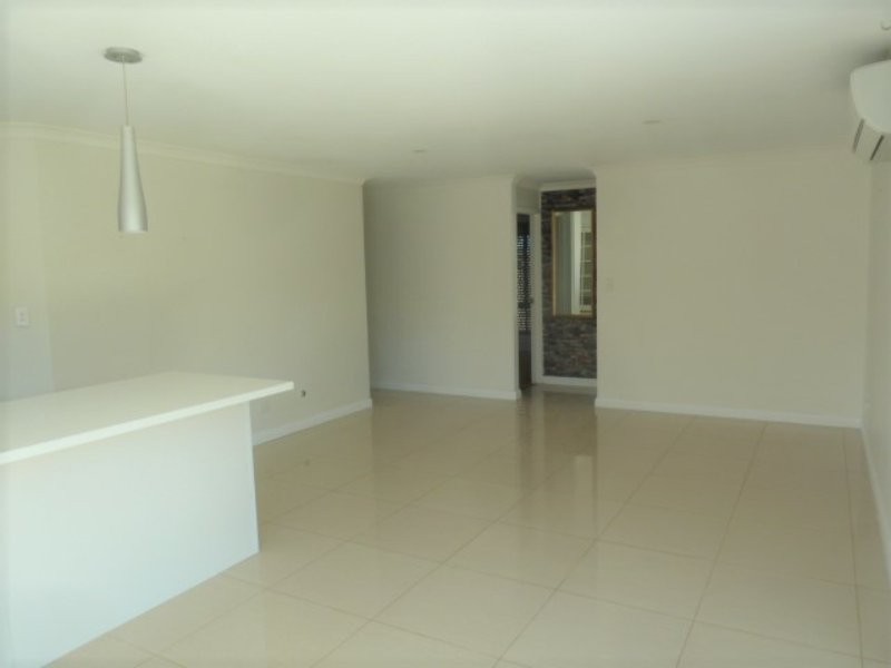 33 Ninth Road, Brookdale WA 6112