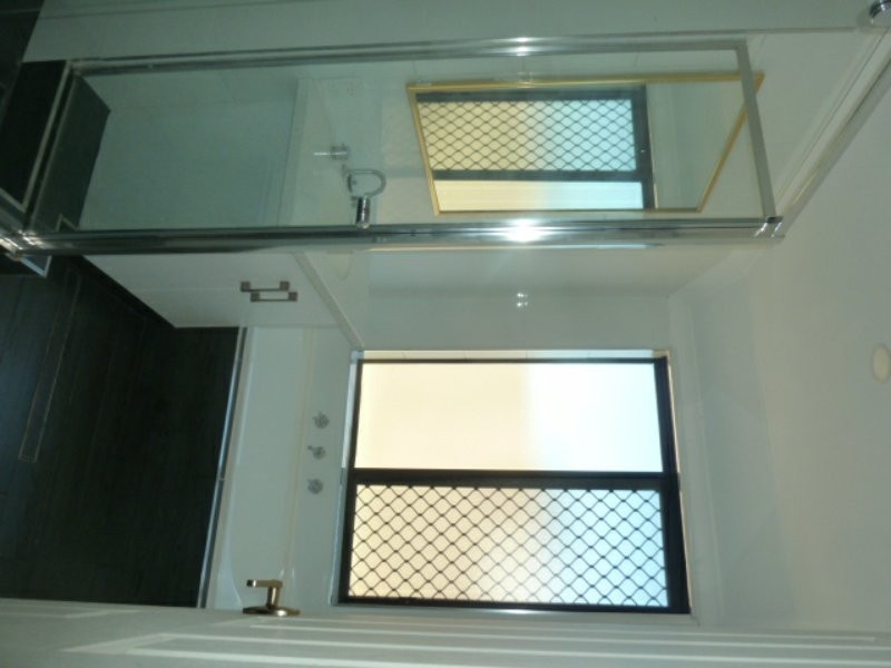 33 Ninth Road, Brookdale WA 6112