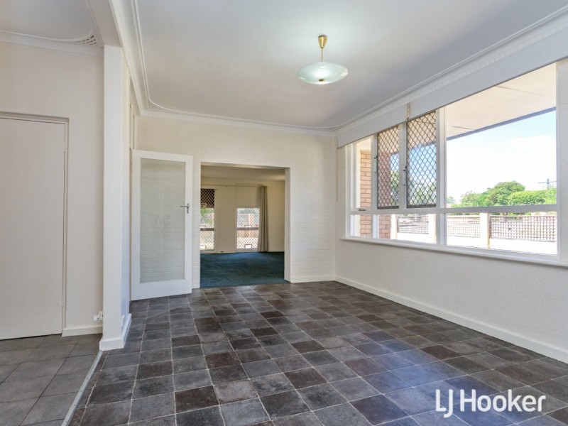 54 Martindale Avenue, Thornlie WA 6108