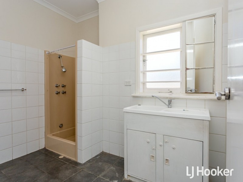 54 Martindale Avenue, Thornlie WA 6108