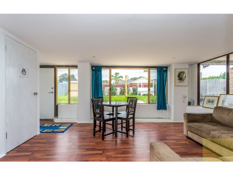 6 Kari Court, Camillo WA 6111