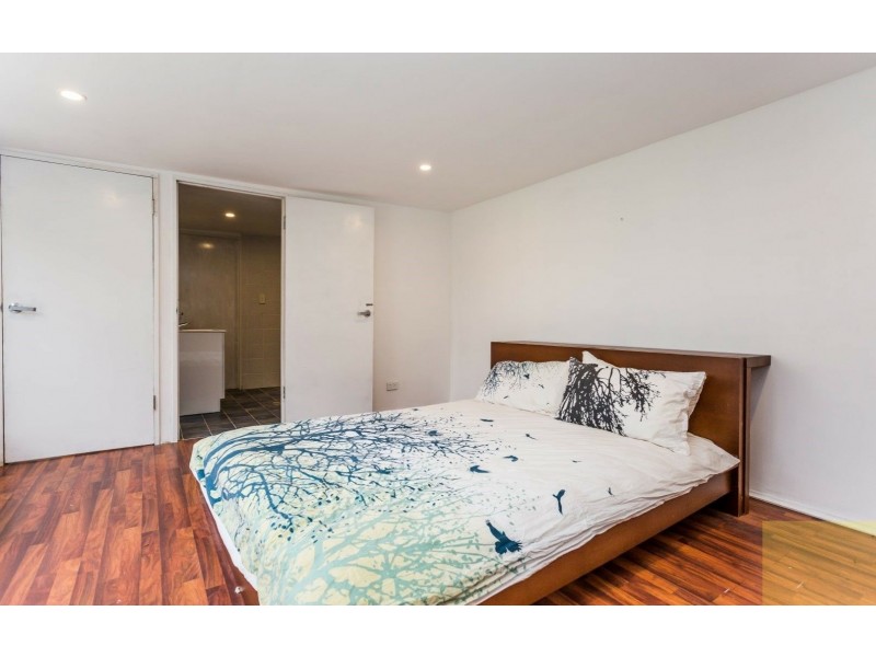 6 Kari Court, Camillo WA 6111