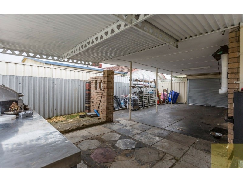 6 Kari Court, Camillo WA 6111