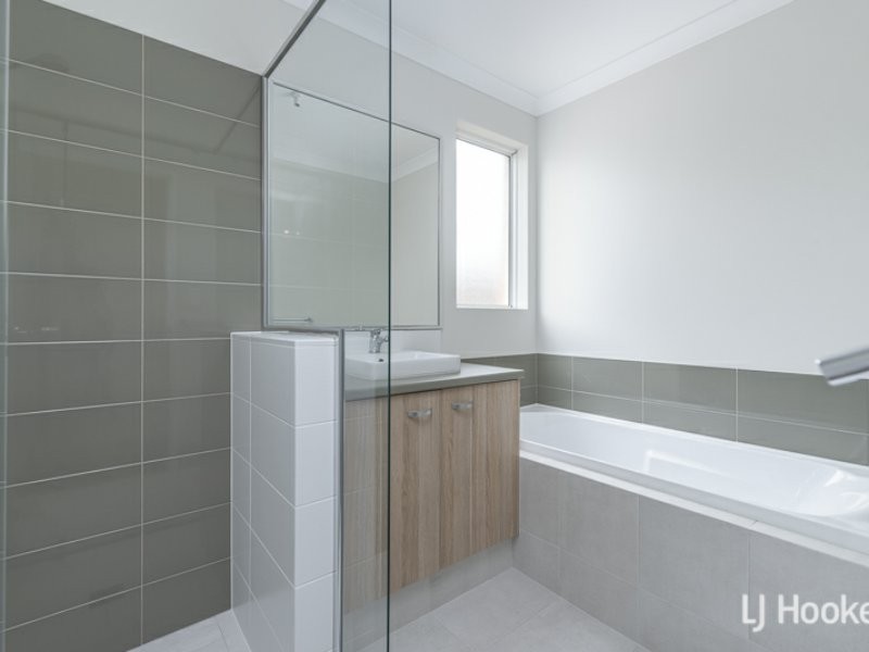 10A Berehaven Avenue, Thornlie WA 6108