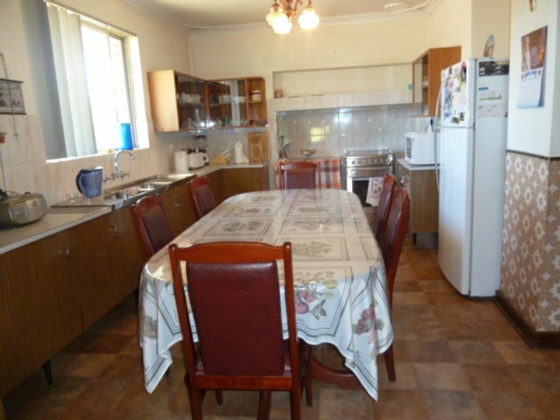318 Mandogalup Road, Mandogalup WA 6167