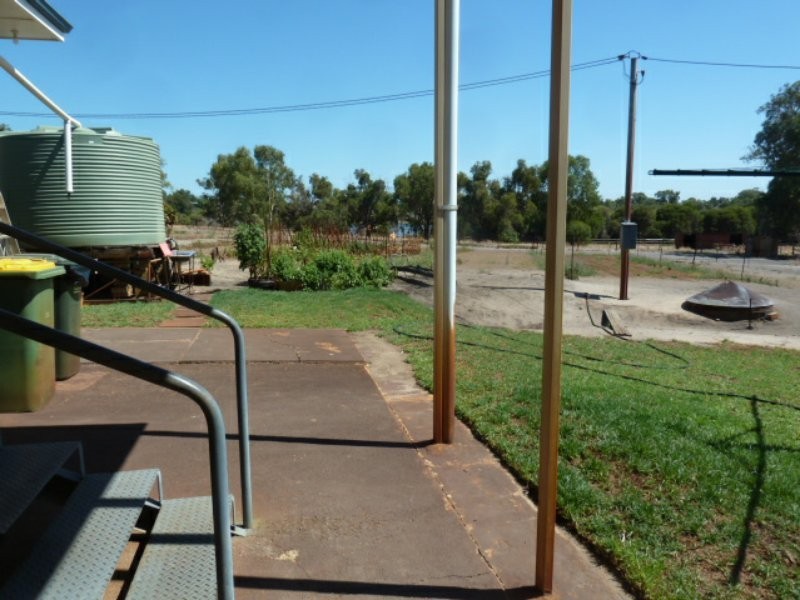 318 Mandogalup Road, Mandogalup WA 6167