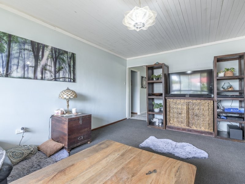 5 St Georges Avenue, Champion Lakes WA 6111