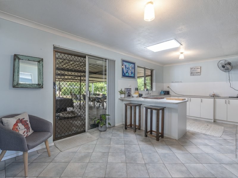 5 St Georges Avenue, Champion Lakes WA 6111