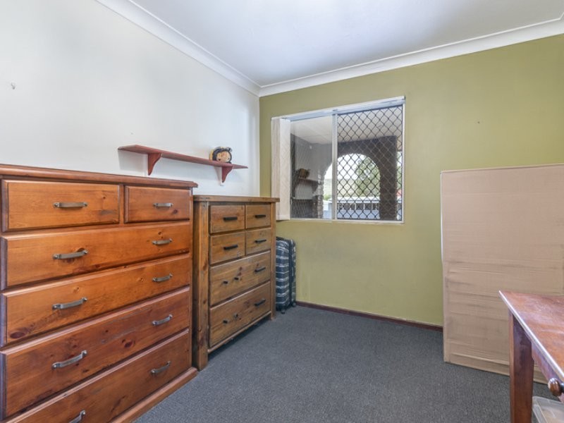 5 St Georges Avenue, Champion Lakes WA 6111