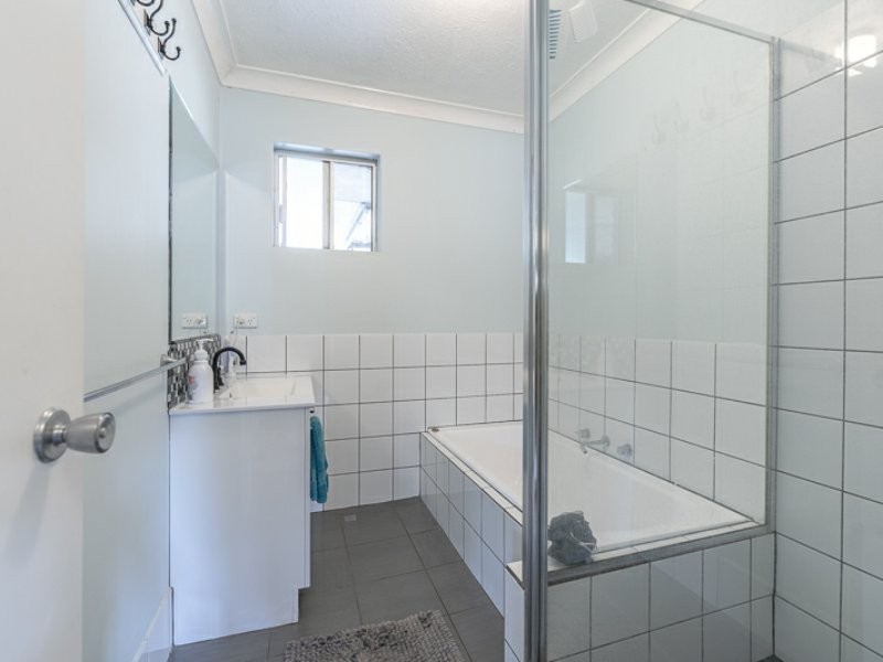 5 St Georges Avenue, Champion Lakes WA 6111