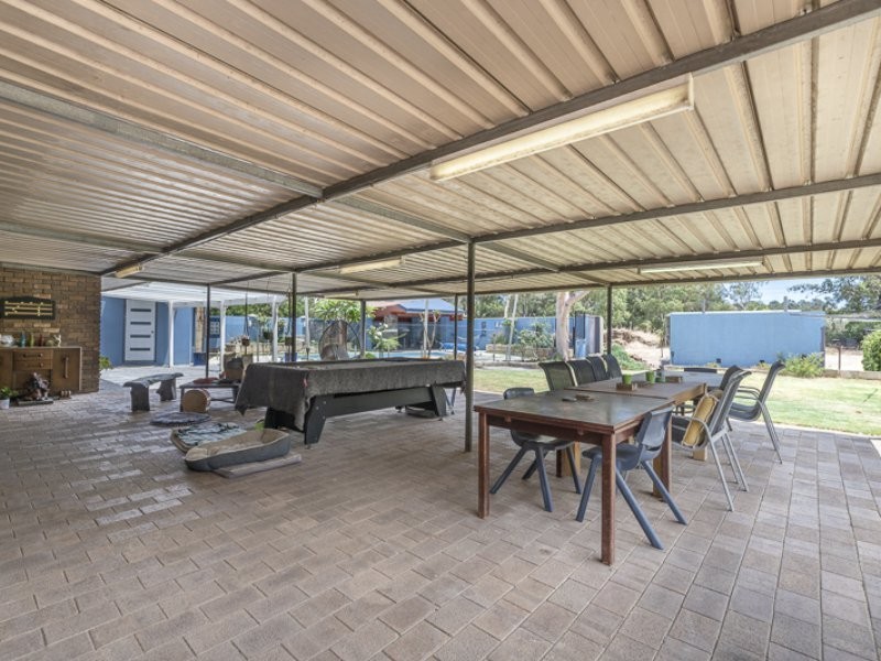 5 St Georges Avenue, Champion Lakes WA 6111