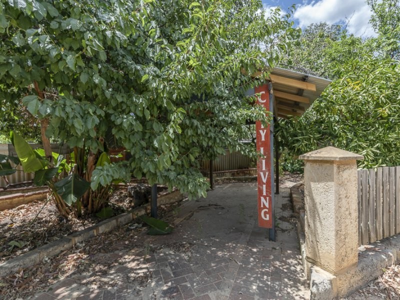 5 St Georges Avenue, Champion Lakes WA 6111