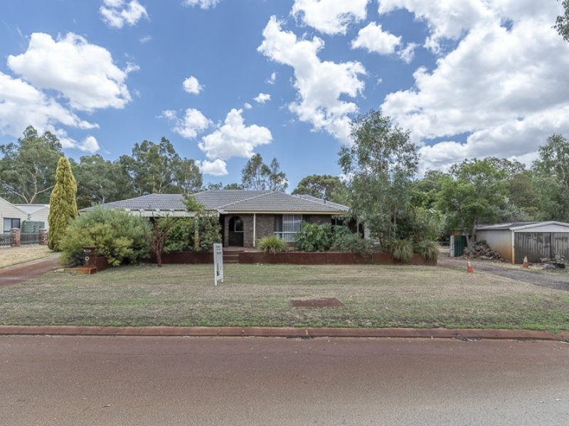 5 St Georges Avenue, Champion Lakes WA 6111