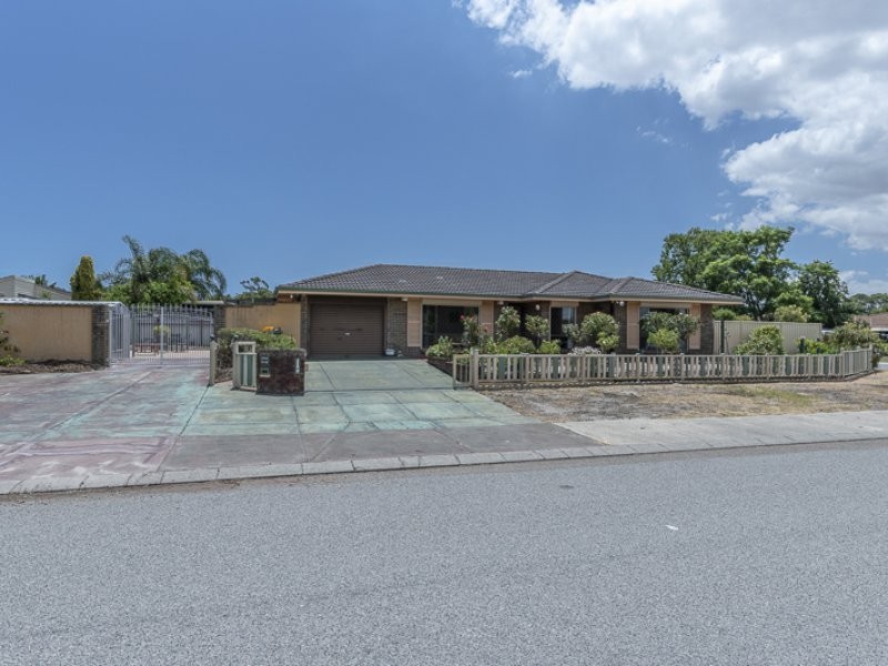 1 Knightsbridge Way, Thornlie WA 6108