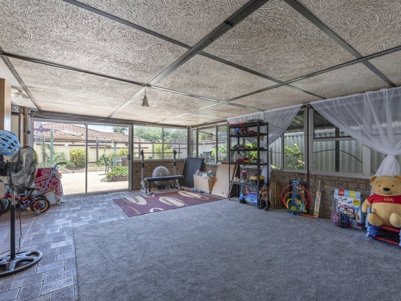 1 Knightsbridge Way, Thornlie WA 6108