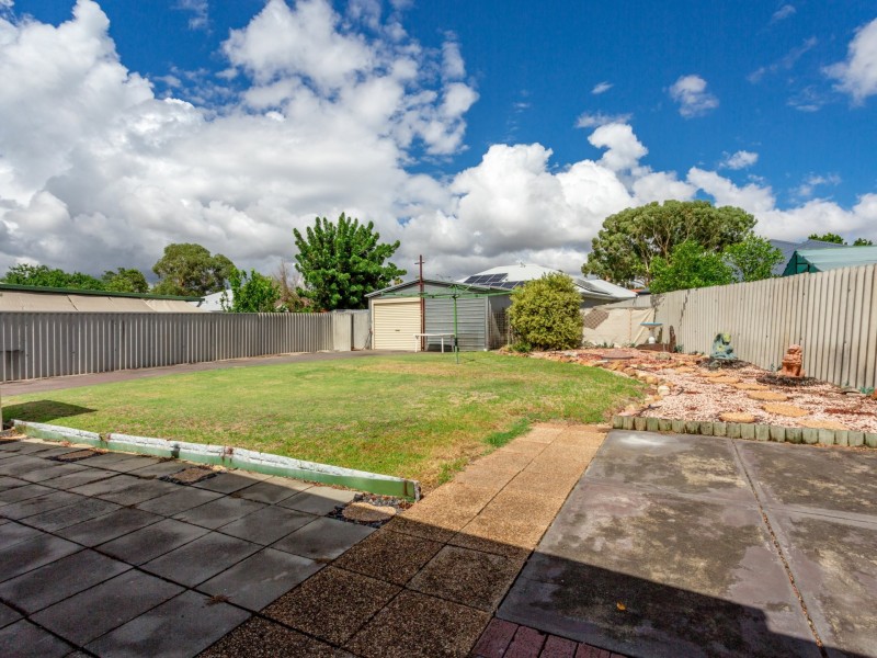 24 Birrel Place, Gosnells WA 6110