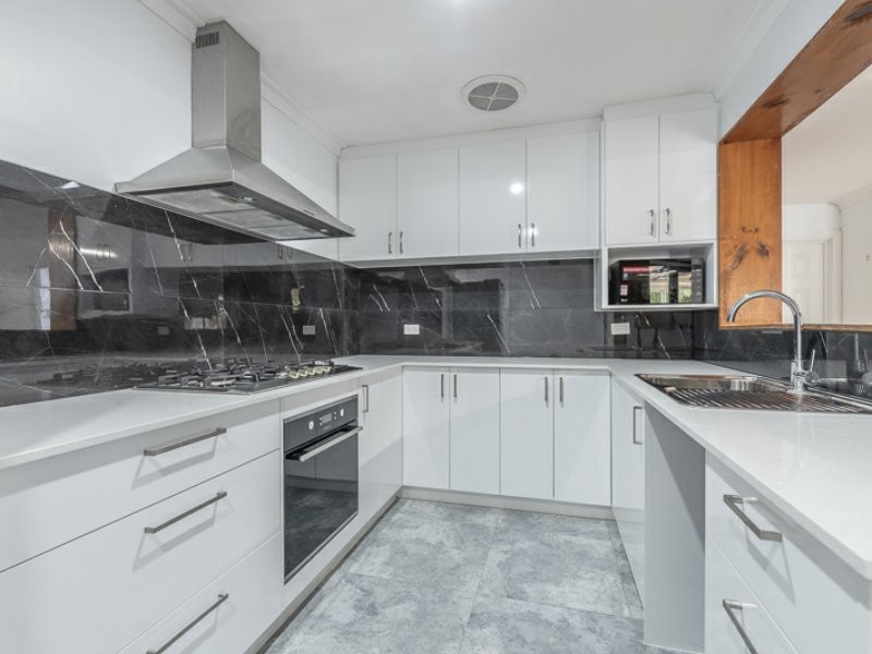 15 Parer Close, Thornlie WA 6108