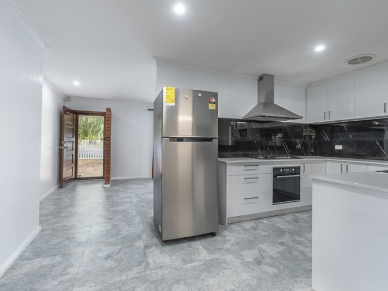 15 Parer Close, Thornlie WA 6108