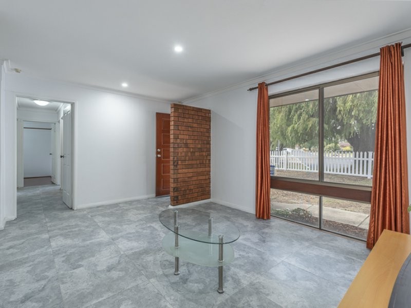 15 Parer Close, Thornlie WA 6108