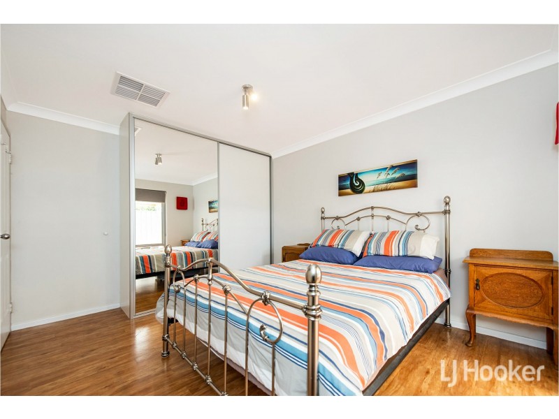 10 Newborough Place, Huntingdale WA 6110