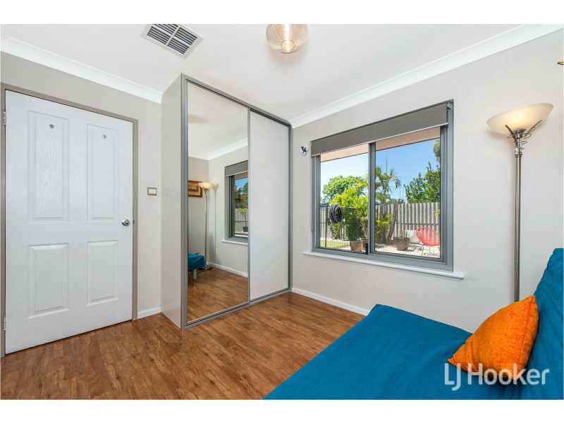 10 Newborough Place, Huntingdale WA 6110