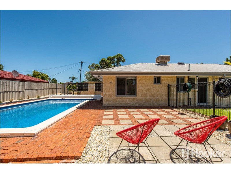 10 Newborough Place, Huntingdale WA 6110