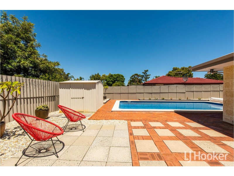 10 Newborough Place, Huntingdale WA 6110